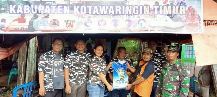 Bapera Kalteng Turun Langsung Bantu Warga Pengungsian di Kotawaringin Timur