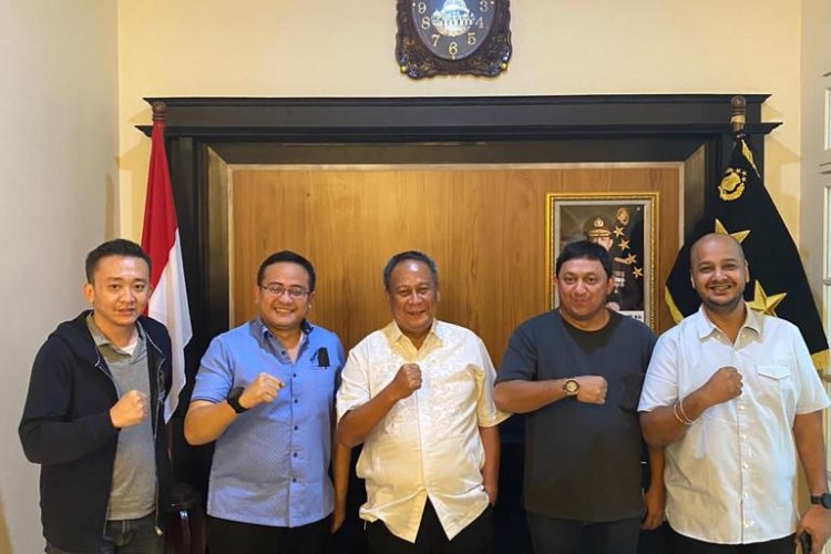 Momen Foto Bersama Ketua Dewan Kehormatan DPP KNPI Fahd El Fouz Arafiq Dengan Ketua Umum DPP KNPI Dan Juga Kapolda Jawa Barat