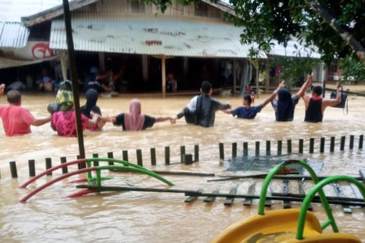 Update Bencana Banjir Aceh : Tinggi Air Kembali Naik, Satu Tewas Dan Ribuan Warga Mengungsi
