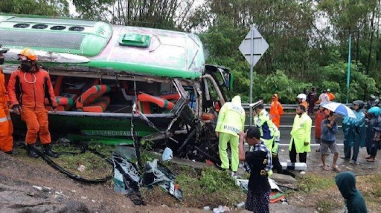 Rem Blong, Bus Pariwisata Alami Kecelakaan Tunggal Di Bantul Hingga Tewaskan 13 Orang