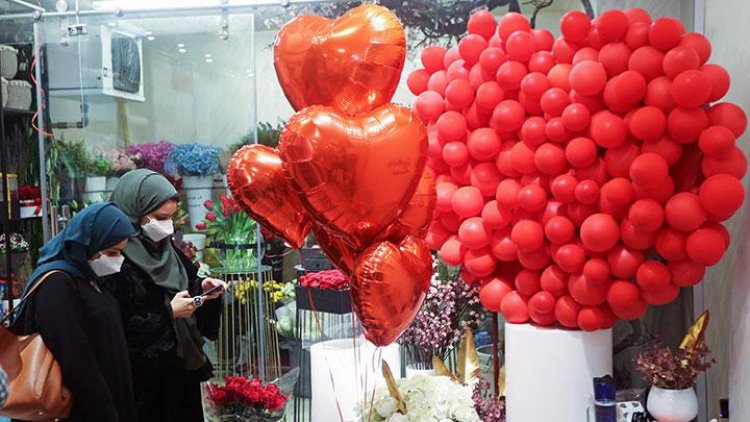 Arab Saudi Rayakan Hari Valentine, Mall di Dominasi Dengan Warna Merah