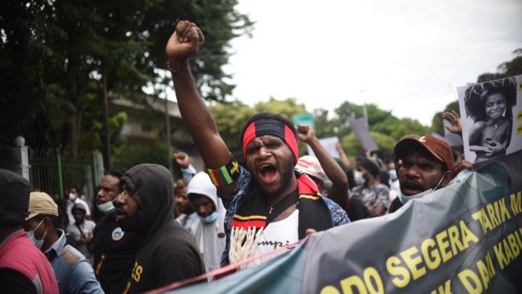 Mahasiswa Papua: Komnas HAM Kami Bakar Dengan Aspirasi