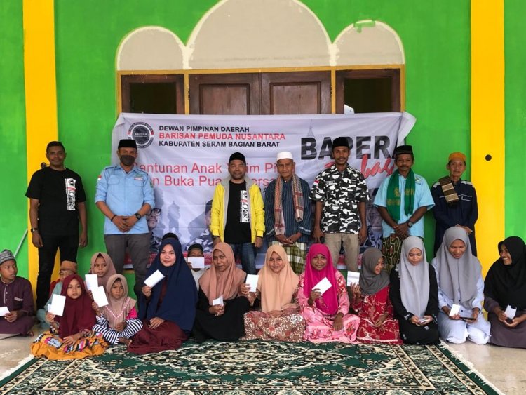 Bapera Kabupaten Seram Bagian Barat Gelar Santunan Anak Yatim Dan Beri Bantuan Al Quran