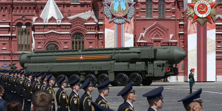 Rusia Beri Sinyal Untuk Barat, Ancam Kirim Senjata Nuklir ke Belarus