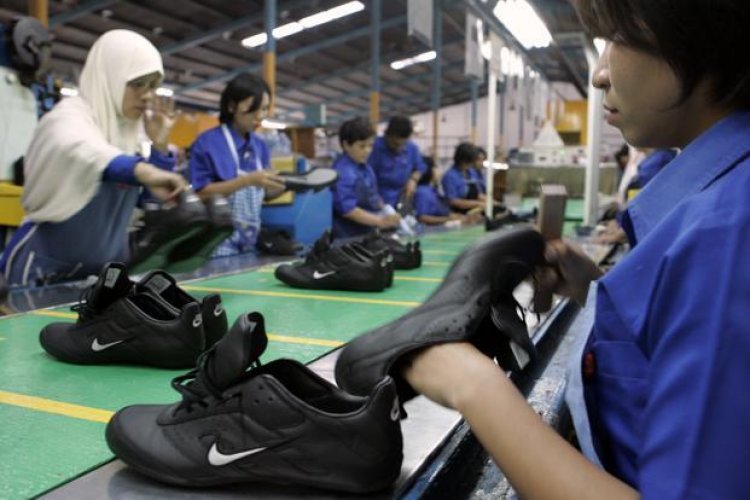 Viral PHK Massal Karyawan Pabrik Sepatu Nike