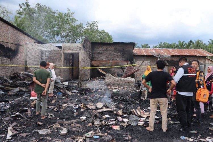 Kebakaran Hebat, Hanguskan 17 Rumah Hingga 12 Kios di Pekan Sabtu Langkimat Simangambat