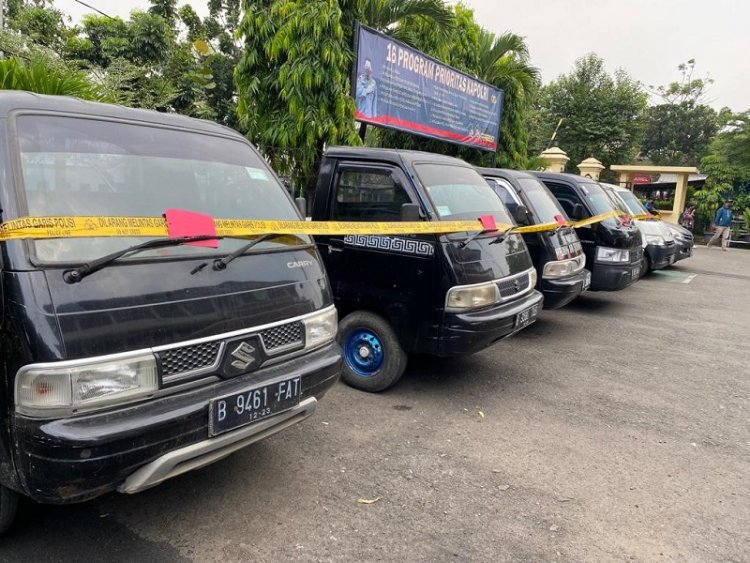 Ibu Rumah Tangga Di Jakbar Ditangkap Polisi Usai Bawa Kabur 7 Mobil Rental