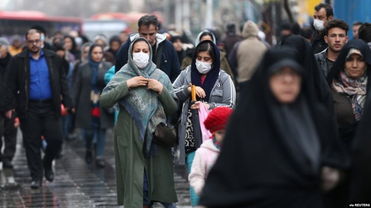 Penyebab Perempuan di Iran Demo Bakar Hijab  di Jalanan