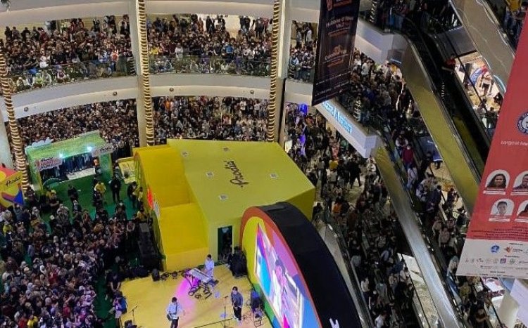Mall Kota Kasablanka Gelar Konser Gratis Sheila On 7, Penonton Membludak!