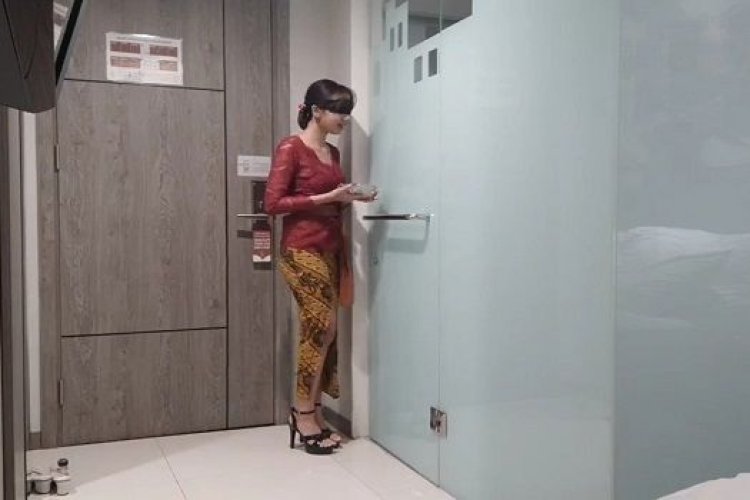 Porn Indo Tante Baju Merah Vs Anak - Viral Link Video Syur Kebaya Merah di Medsos, Polisi Buru Pemeran dan  Penyebar - Bapera News