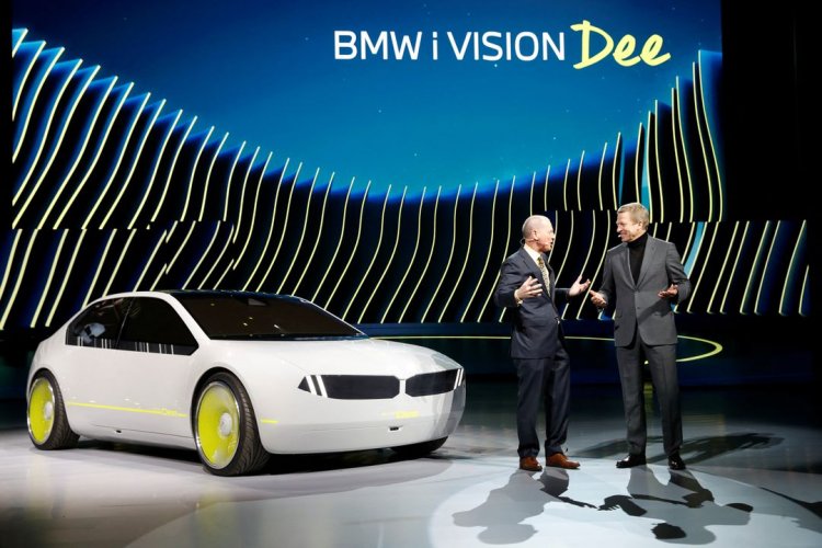 BMW Rilis Mobil Baru "BMW I Vision Dee", Bisa Bicara Dan Ubah Warna