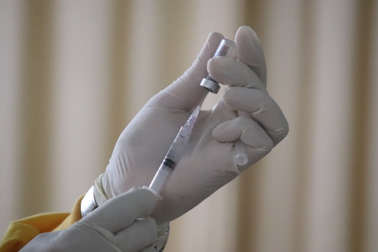 Arab Saudi Wajibkan Jemaah Haji Vaksin Covid-19, Meningitis Hingga Influenza