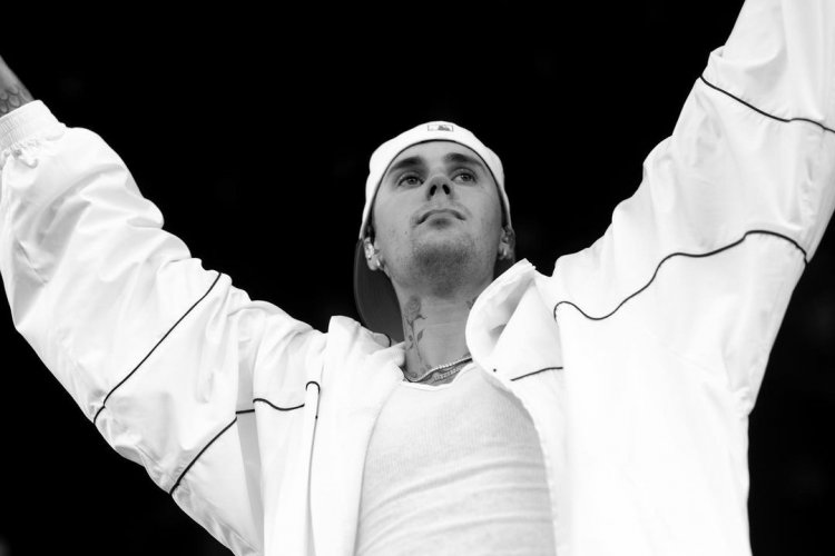 Justin Bieber Jual Seluruh Hak Cipta Lagunya, Laku Rp3 Triliun