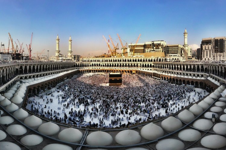 Arab Saudi Buat Kebijakan Umroh Baru: Boleh Gunakan Visa Kunjungan Hingga Wisata