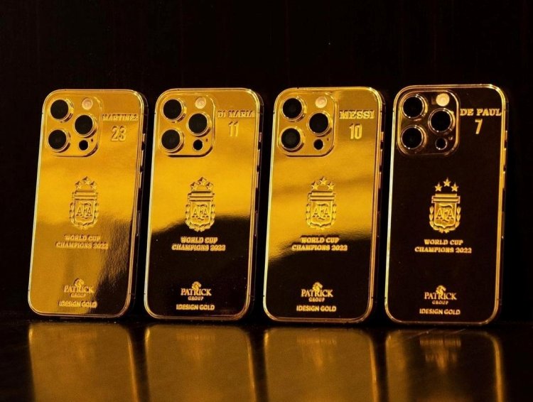 Wow! Messi Beri Hadiah 35 Unit iPhone 14 Berlapis Emas Untuk Timnas Argentina