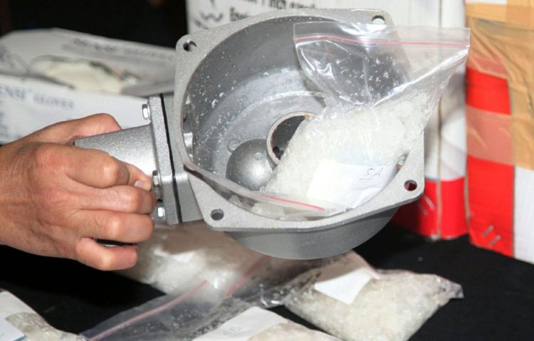 Polisi Gerebek Gudang Narkoba di Bekasi, Barang Bukti Hingga 3 Buah Truk