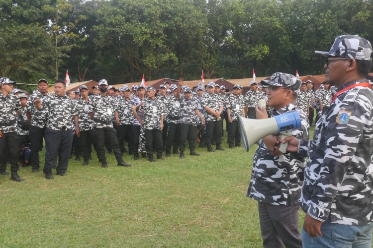 1. Peserta Jambore Bela Negara Bapera DKI Jakarta Berkumpul di Lapangan Buperta Cibubur