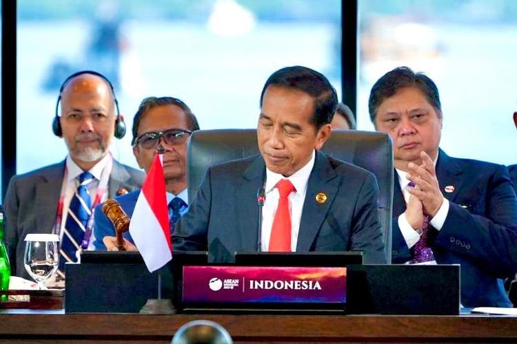Buka KTT ASEAN 2023, Jokowi: Dengan Persatuan, Kita Bisa Jadi Sentral