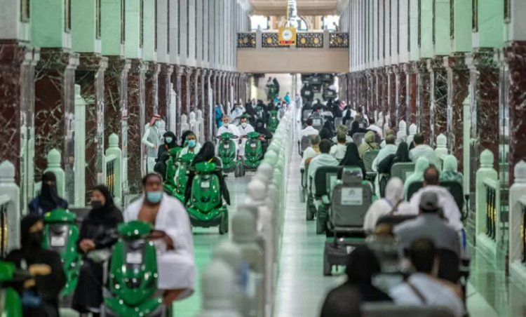 Jemaah Haji Lansia Dapat Sewa Kursi Roda Untuk Tawaf dan Sa'i