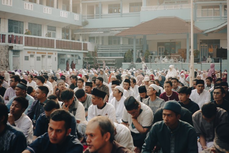 Apakah Sholat Idul Adha Harus Dilaksanakan di Masjid?