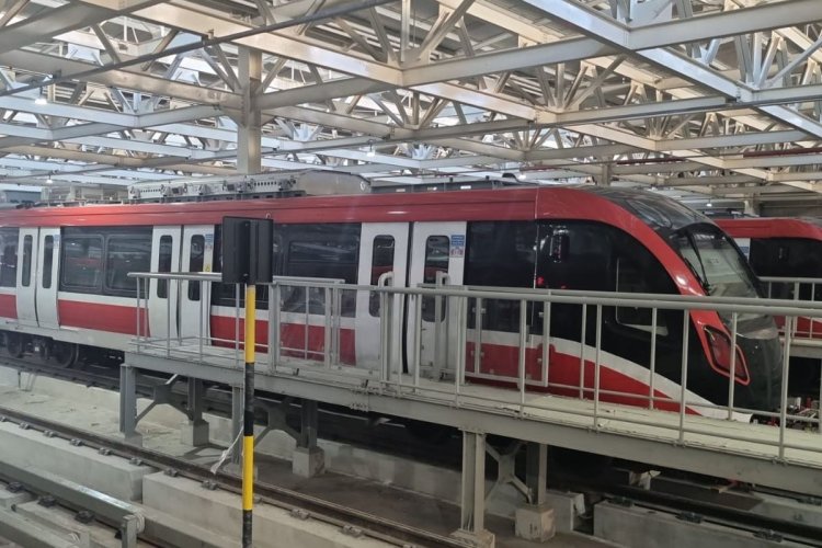 Uji Coba LRT Jabodebek Dihentikan, Kemenhub Buka Suara