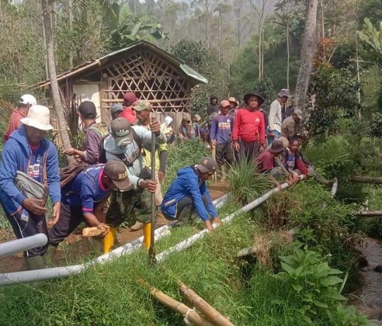 Program Pamsimas Meningkatkan Kesejahteraan Masyarakat di Desa Cibeureum, Bandung dengan Pipa PVC dari Indopipe