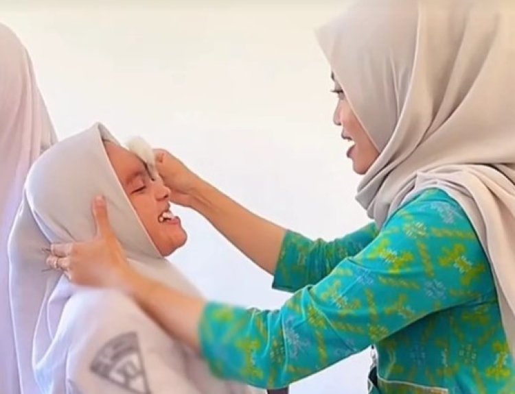 Tuai Pro Kontra, Video Guru di Semarang Hapus Makeup Siswi Viral