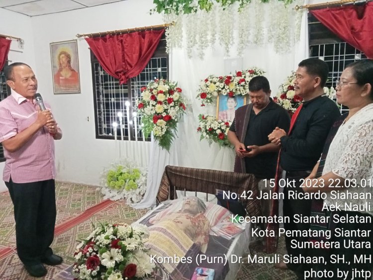 Caleg DPR RI Partai Golkar Maruli Siahaan Hadiri Kunjungan di Beberapa Rumah Duka di Medan