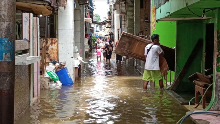 54 RT di Jakarta Tergenang Banjir Setinggi 2,5 Meter