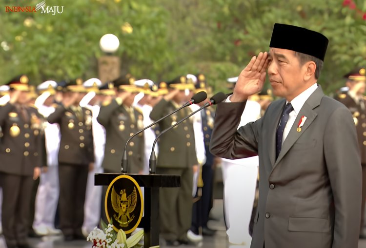 Presiden Jokowi Memimpin Upacara Penghormatan Hari Pahlawan di TMP Kalibata