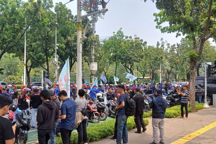 Buruh Tolak Kenaikan UMP DKI Jakarta, Ancam Mogok Kerja Nasional