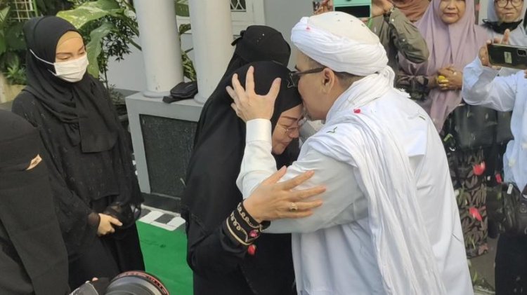 Profil Syarifah Fadhlun Yahya, Istri Habib Rizieq yang Telah Berpulang