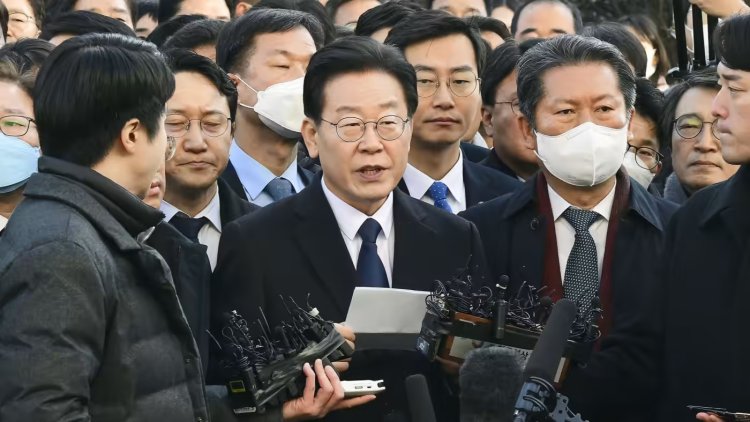Pemimpin Oposisi Korsel, Lee Jae-myung Ditikam Orang Tak Dikenal!