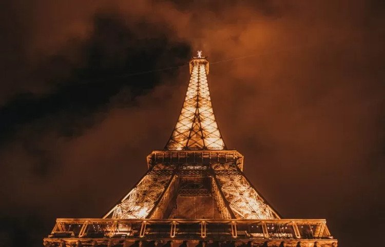 Viral di Tiktok Menara Eiffel Terbakar, Apakah Benar Faktanya?