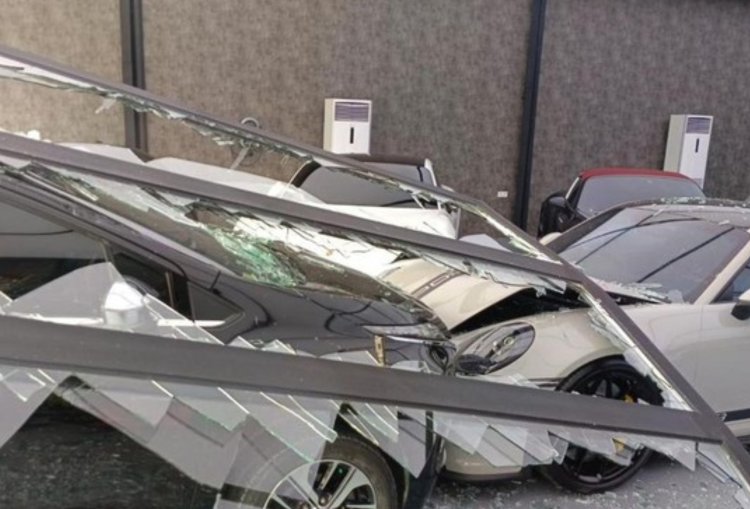Pengemudi Xpander yang Tabrak Porsche Diduga Mabuk, Kini Ditangkap Polisi