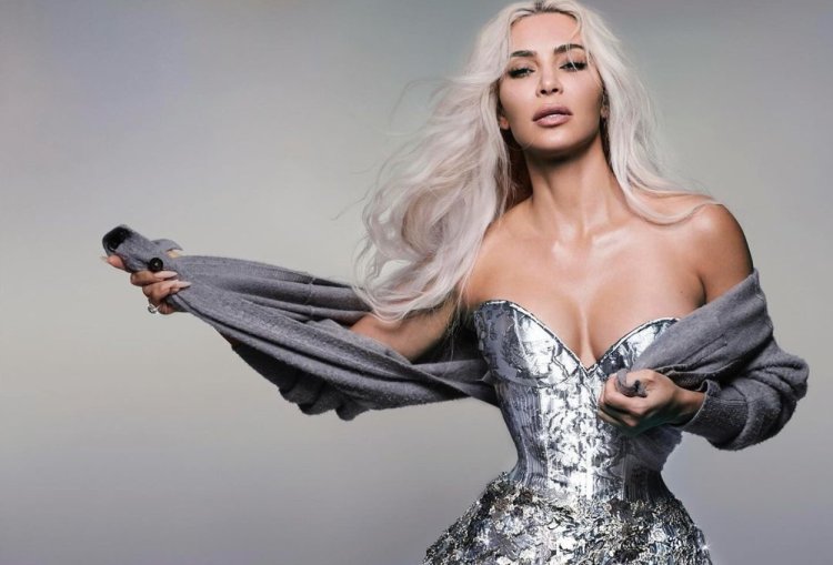 Kim Kardashian Diduga Potong Tulang Iga Gegara Super Ramping di Met Gala 2024