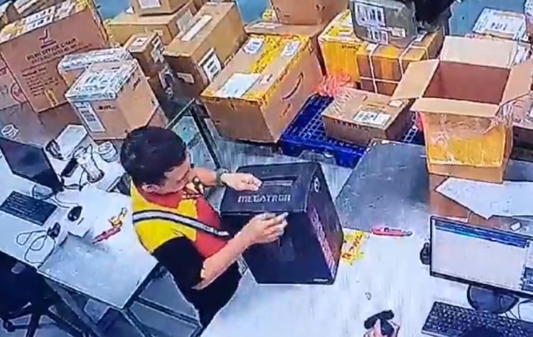 Stafsus Menkeu Unggah Video Unboxing Mainan Medy Renaldy Dilakukan DHL, Bukan Bea Cukai